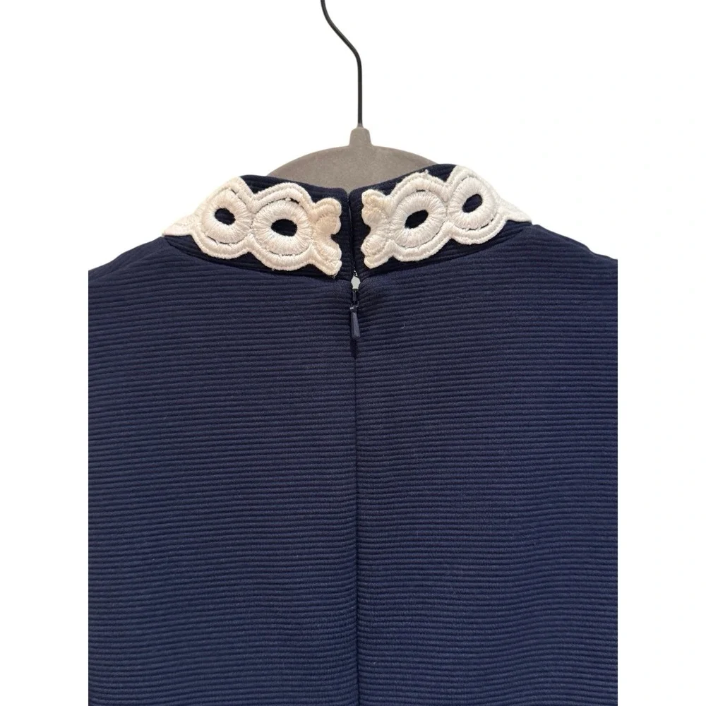 Lilly Pulitzer Callista Shift Dress Women's‎ XS Navy Blue Lace Detail Sleeveless